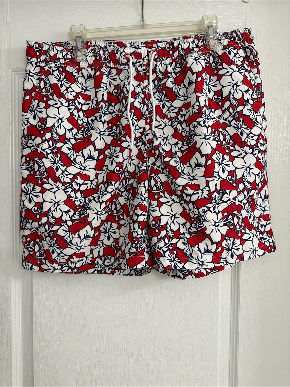 Vineyard Vines x Target Men’s swim trunks NWOT